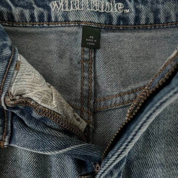Target Wild Fable Distressed Medium Wash High Rise Jean Size 00 - Picture 4 of 6